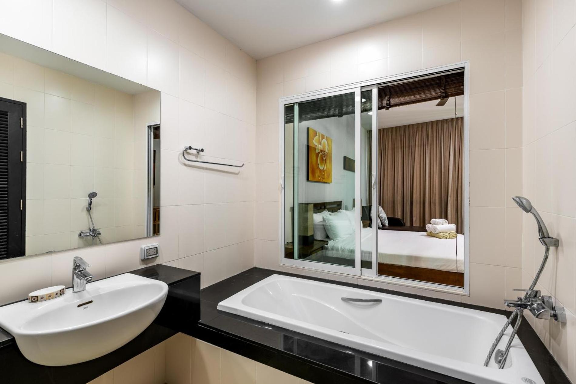 Veloche 2 Bedroom Apartment With Seaview Karon Exterior foto